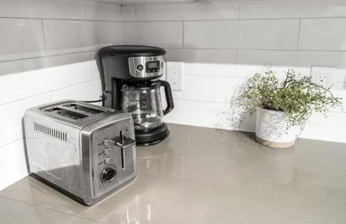 Comfort and Convenience 2BR Unit with Free Parking - Foto 7