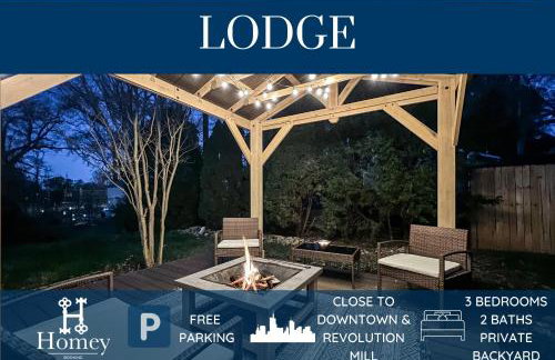 Homey Lodge - Cozy home / Walk to Revolution Mill / Near Downtown / Perfect for groups and family / Free parking - Foto 1
