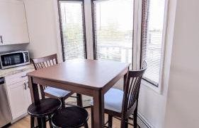 Spacious Downtown 2-bdrm Apartment - Photo 12