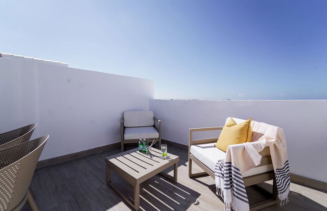 Exclusive Penthouse With Picuzzi Steps From Beach - Foto 78