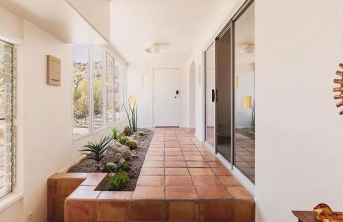 Casa Rocosa I Midcentury Home on 5 Private Acres Near Park - Foto 18