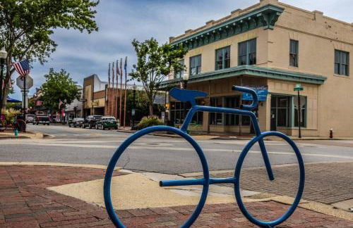 NEW Calle De Santiago in the Heart of Pensacola! - Foto 35