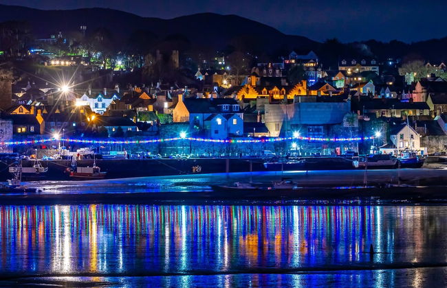 The Sailing Club - 6 Bedroom Hot Tub Town Centre - Photo 1