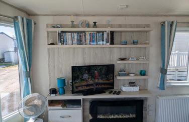 Beautifully presented beachcomber holiday home sited on the Durdle Door holiday park within a few minutes walk from the path that leads to the famous Durdle Door arch and Lulworth cove - Foto 9