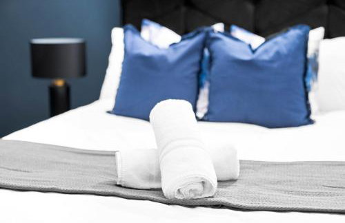 Stylish Five Bedroom House - Parking - Terrace - Fast Wi-Fi 974P - Foto 54