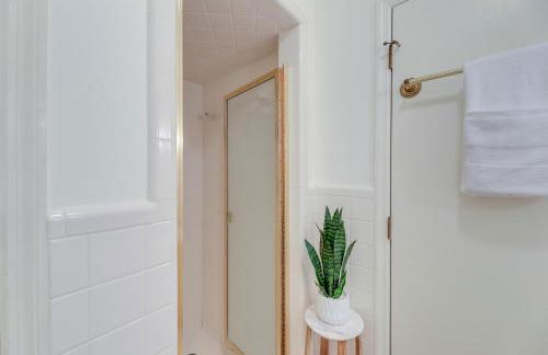 Waterfront Pine Knoll Shores Gem with Boat Dock - Foto 11