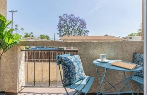 Modern 2BR Condo with King Bed & Balcony near LA - Foto 22