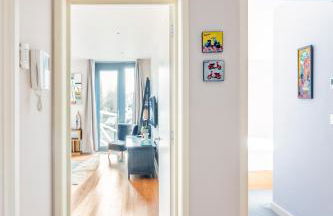 King beds apartment with en-suite, private balcony and elevator by iconic Portobello Market - Foto 26