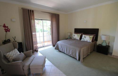 Charming Exceptional Golf Villa in Algarve - Photo 13