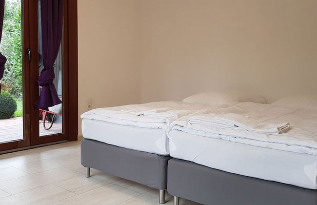 Tolstov-Hotels Beautiful Villa with Big Garden - Photo 7