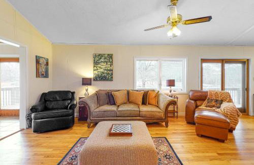 Waterfront Lake Murray Home with Dock Dogs Welcome! - Foto 5