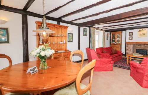 Castle View - Photo 8