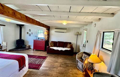 Studio Cabin Suite on Organic Farm Stay near Taos, New Mexico - Foto 11