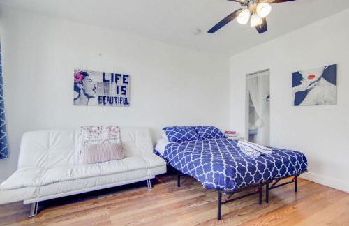 Stylish Ocean Dr Apt w/ 2 Queen Beds, Across Beach - Foto 1