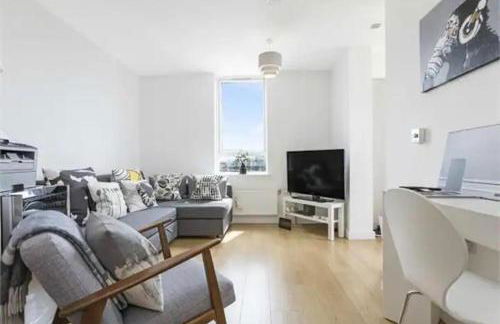 2-Bed Terrace Flat Close to Tower Bridge - Photo 2