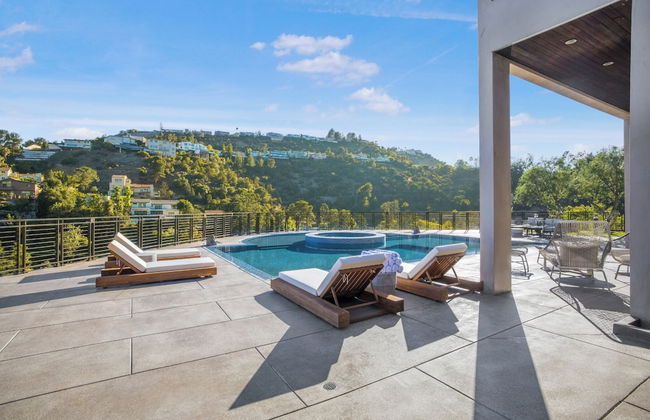 Zorada - Private Hollywood Hills Luxury With Endless Amenities and City Views - Photo 35