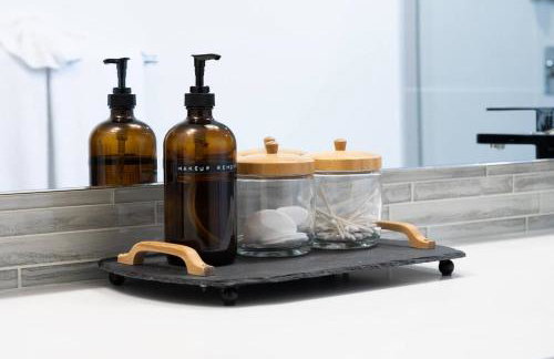 Designer Urban Retreat w Rooftop Deck & Fireplace - Foto 60