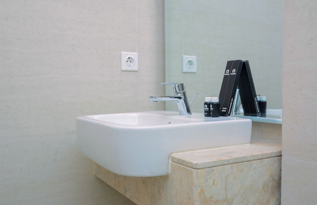 Best Price Studio Apartment at Gold Coast - Foto 12