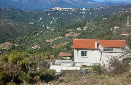 Villa dei Sogni, with private pool ,roof terrace and spectacular views of Monaco and Ligurian mountains - Foto 4