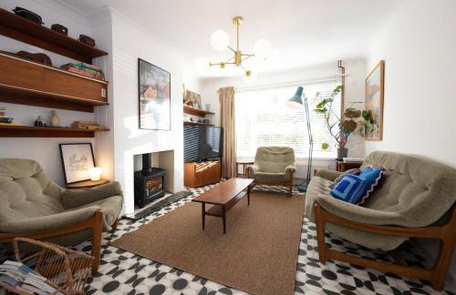 Cosy mid century Stockport with views, dog walks, woodburner - Foto 44