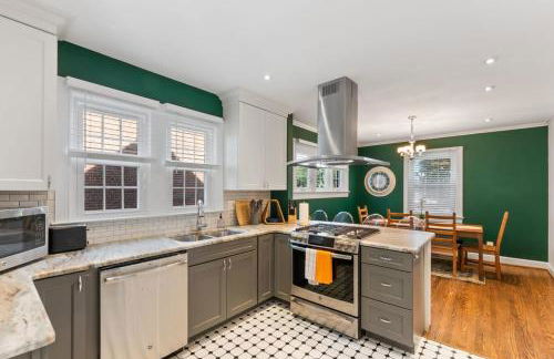 Massive 5BR Historic CozySuites House - Foto 37