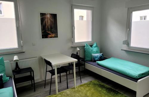 Fischer Apartment 1 - moderne Monteurs- & Ferienwohnung mit 2 Schlafzimmern - neu renoviert mit großer privater Terrasse - Foto 2