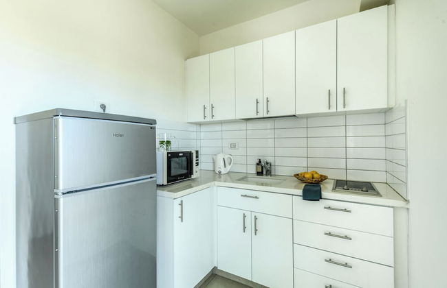 Studio apt w balcony and Kitchen - Foto 8