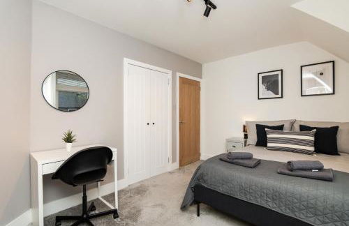 3 Bedroom House-Free Parking-by Holiday Homes - Foto 6