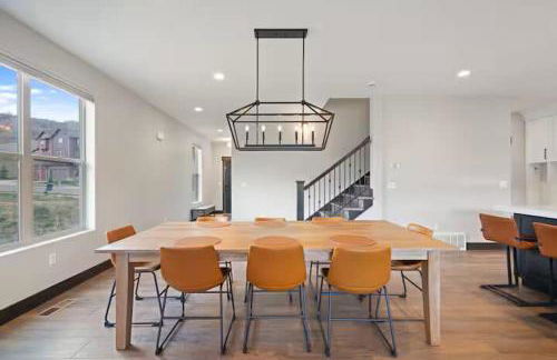 Spacious 5BR Family Townhome with Hot Tub and Garage - Foto 22