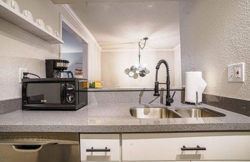 Condo with king bed, walk to Microsoft & park - Foto 11