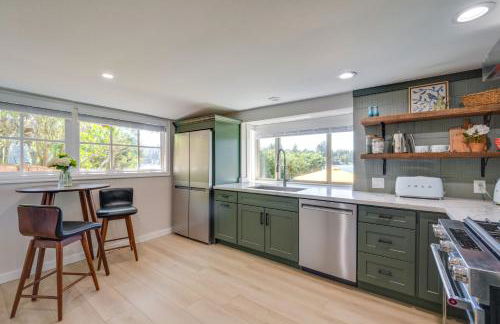 Waterfront Gem with Boat Dock and Lift in Lakewood! - Foto 12