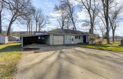 Secluded Home with Lake View in Delton! - Foto 31