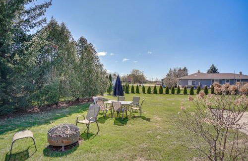 9 Mi to Shore Home with Hot Tub in Howards Grove! - Foto 3