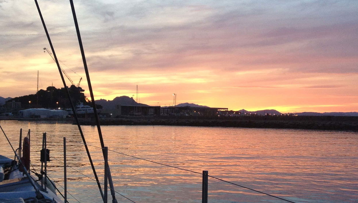 Balade en catamaran au coucher de soleil