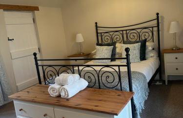 Thatch End Cottage - Photo 11