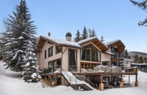 Outdoor Private Hot Tub, In Home Movie Theater, Luxurious Creekside Home - Photo 58