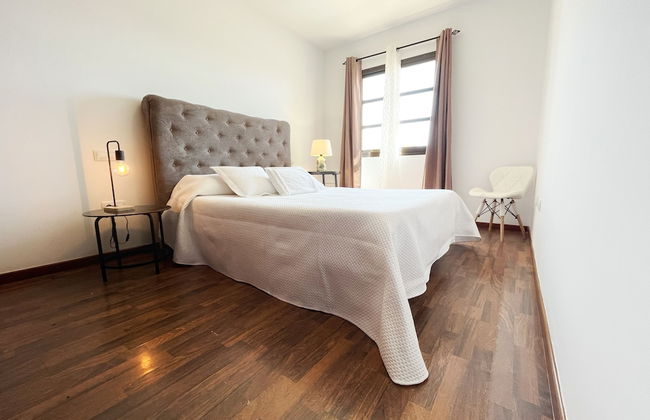 Villa - Sleeps 6 - Pool - Pets Ok - Parkin - Foto 1