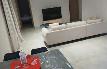 SUPERBE APPARTEMENT porte de la Cité Médiévale à SOMMIERES entièrement rénové très bien équipé 6 pers balcon clim parking privé devant - Foto 16