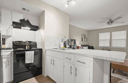 Chic and Cozy Loft near Q2 Stadium & North ATX - Foto 15