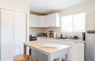 Beautiful spacious guest home - Foto 16