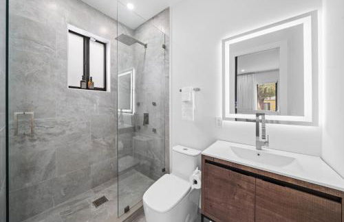 Modern Zen Oasis in Design District Sleeps 16 - Foto 41