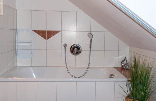 Moderne, gemütliche DG-Wohnung in ruhiger Lage - Foto 17