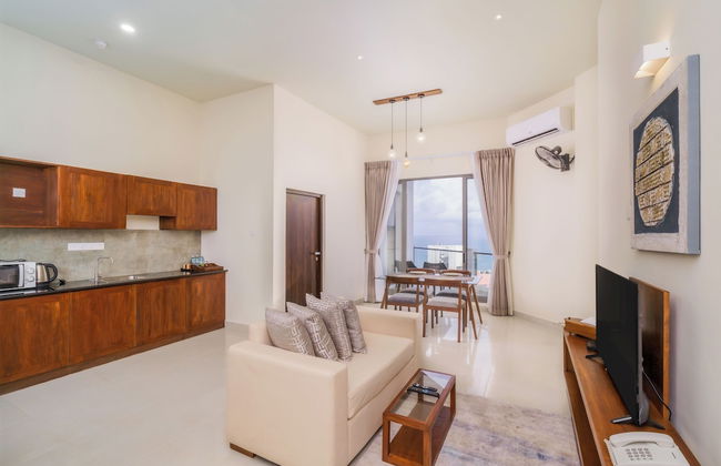 Marine Suites - Photo 47