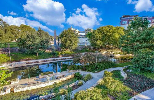 Beautiful Condo on Riverwalk King Suite w Free Parking Pet Friendly Centrally Located on the Riverwalk - Foto 31