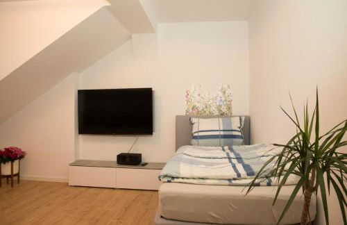 Schöne Ferienwohnung 80m2, 3 Schlafzimmer, 2 Bäder, Zentrumnah, 3OG - Photo 15