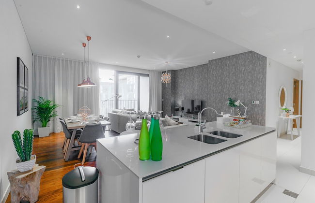 FAM Living - City Walk Mall - Photo 36