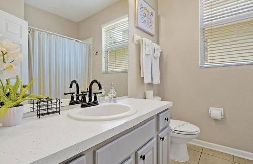 Themed Windsor Hills 6BR Private Pool Gameroom - Foto 25