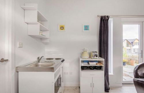 Cosy and modern 1 bedroom garden house - very dog friendly! - Photo 21