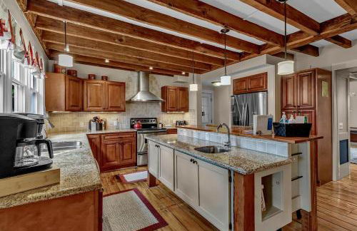 4 bedroom house with Hot Tub and Game Room near Ellicottville - Foto 1