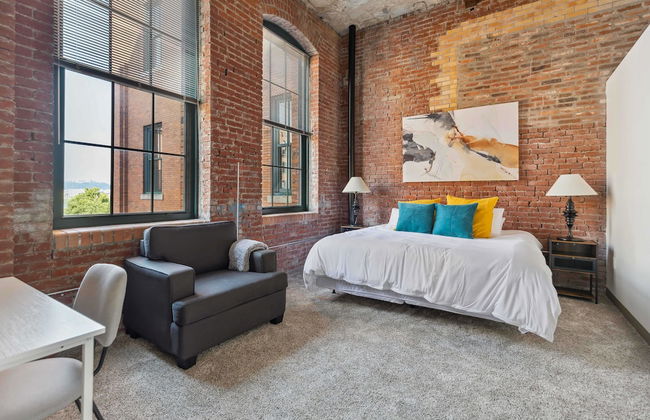 Historic Loft Retreat With Pool - Foto 33